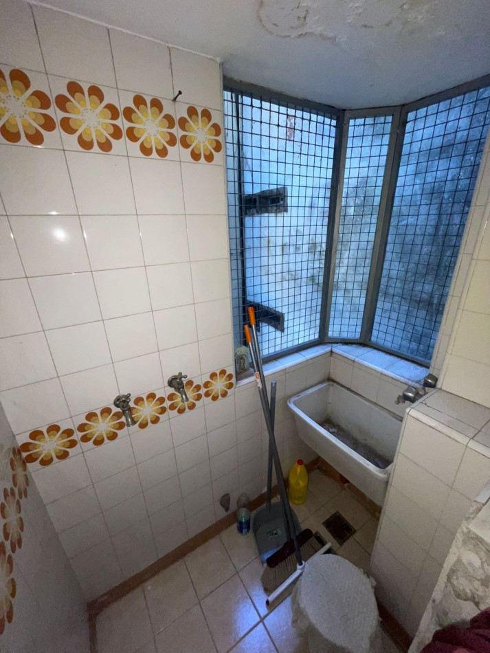 DEPARTAMENTO 2 AMB AL FRENTE, CON BALCON A LA CALLE - ZONA: BALVANERA - CABA