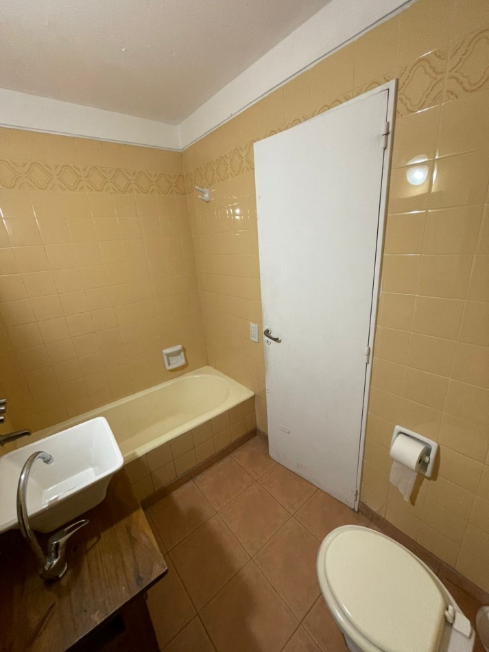DEPARTAMENTO 2 AMB AL FRENTE, CON BALCON A LA CALLE - ZONA: BALVANERA - CABA