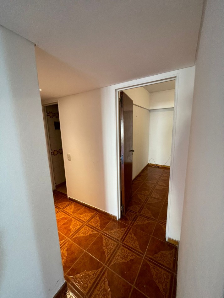 DEPARTAMENTO 2 AMB AL FRENTE, CON BALCON A LA CALLE - ZONA: BALVANERA - CABA