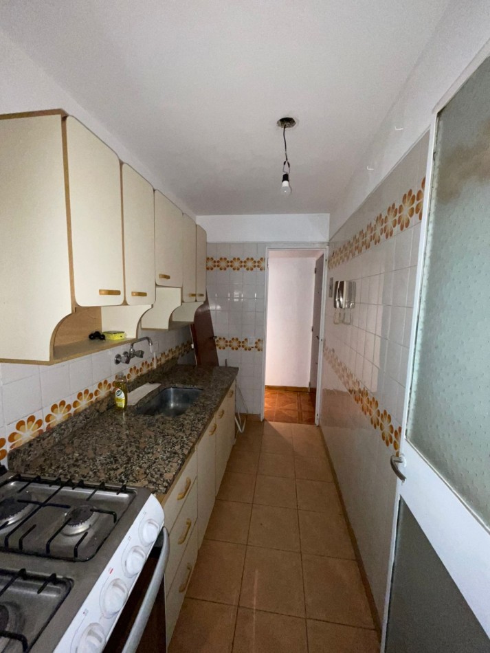 DEPARTAMENTO 2 AMB AL FRENTE, CON BALCON A LA CALLE - ZONA: BALVANERA - CABA