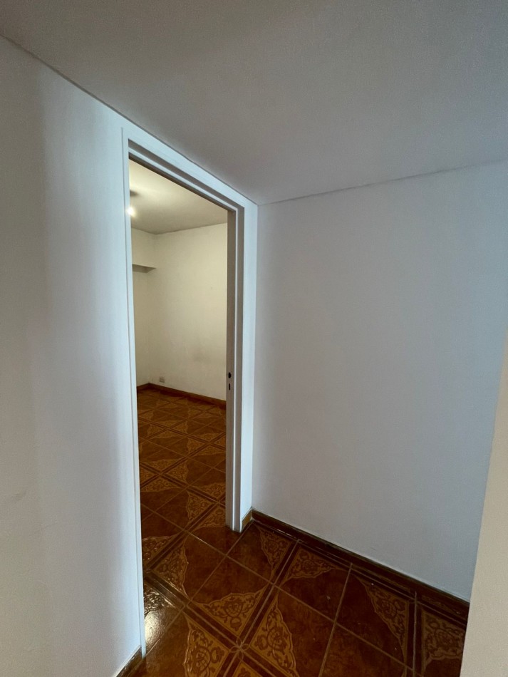 DEPARTAMENTO 2 AMB AL FRENTE, CON BALCON A LA CALLE - ZONA: BALVANERA - CABA