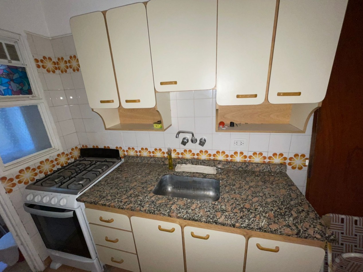 DEPARTAMENTO 2 AMB AL FRENTE, CON BALCON A LA CALLE - ZONA: BALVANERA - CABA