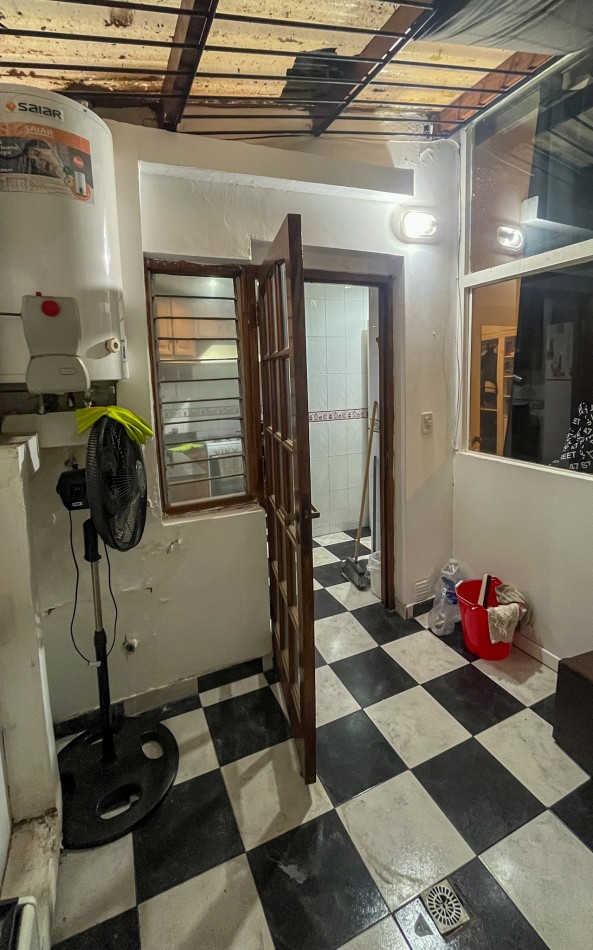 APTO CREDITO - DEPARTAMENTO 2 AMB AL FRENTE CON PATIO CUBIERTO - ZONA: PASEO ALDREY