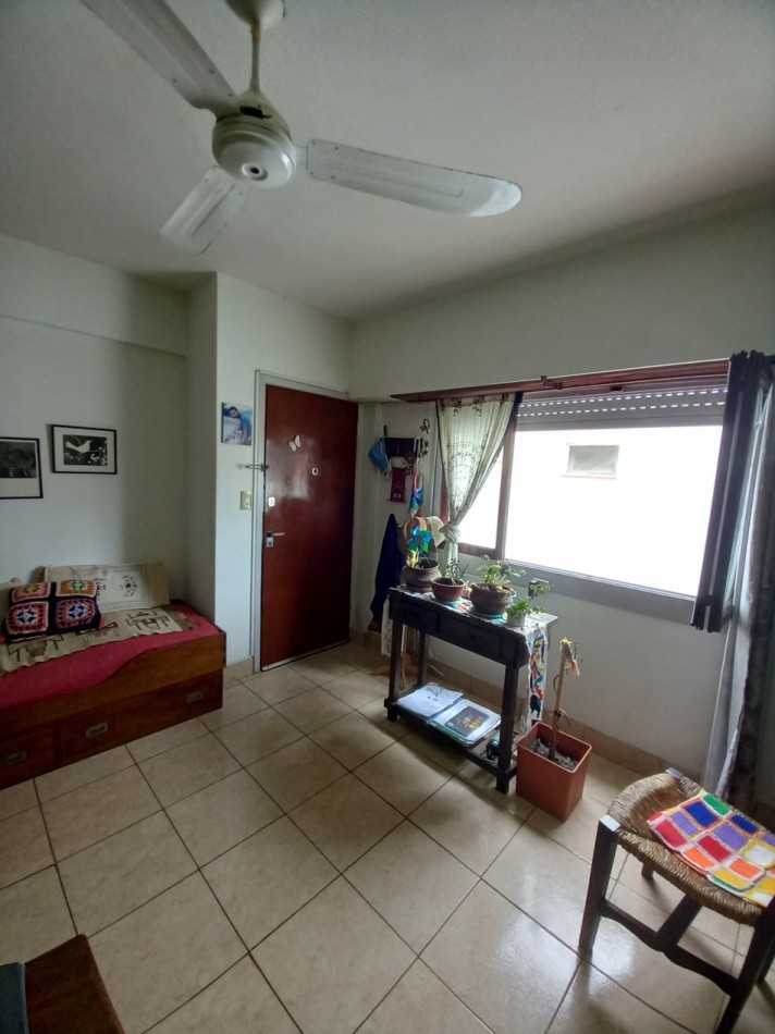 DEPARTAMENTO 2 AMB. AL CONTRAFRENTE CON ESPACIO DE COCHERA - ZONA: BARRIO CONSTITUCION