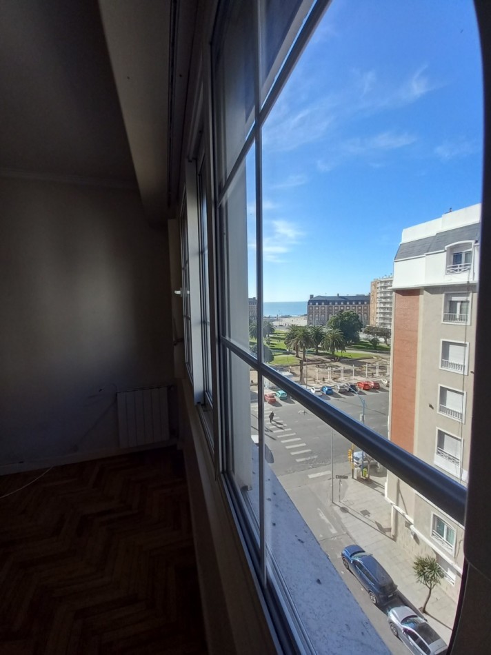 DEPARTAMENTO 3 AMB CON DEP. DE SERV., AL FRENTE CON VISTA A LA PLAZA COLON Y AL MAR - AV. COLON Y TUCUMAN