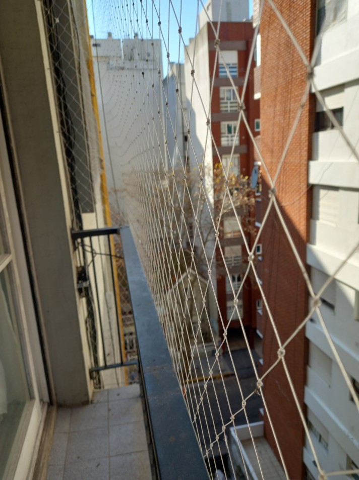 DEPARTAMENTO 1 AMB DIVISIBLE, AL LATERAL - ZONA: MACROCENTRO