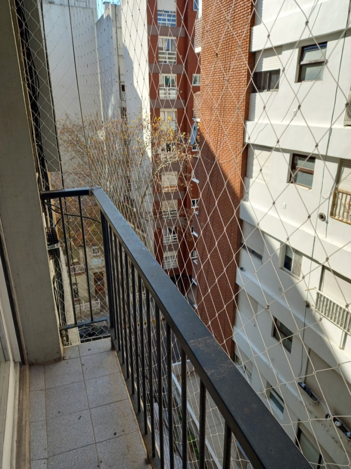DEPARTAMENTO 1 AMB DIVISIBLE, AL LATERAL - ZONA: MACROCENTRO