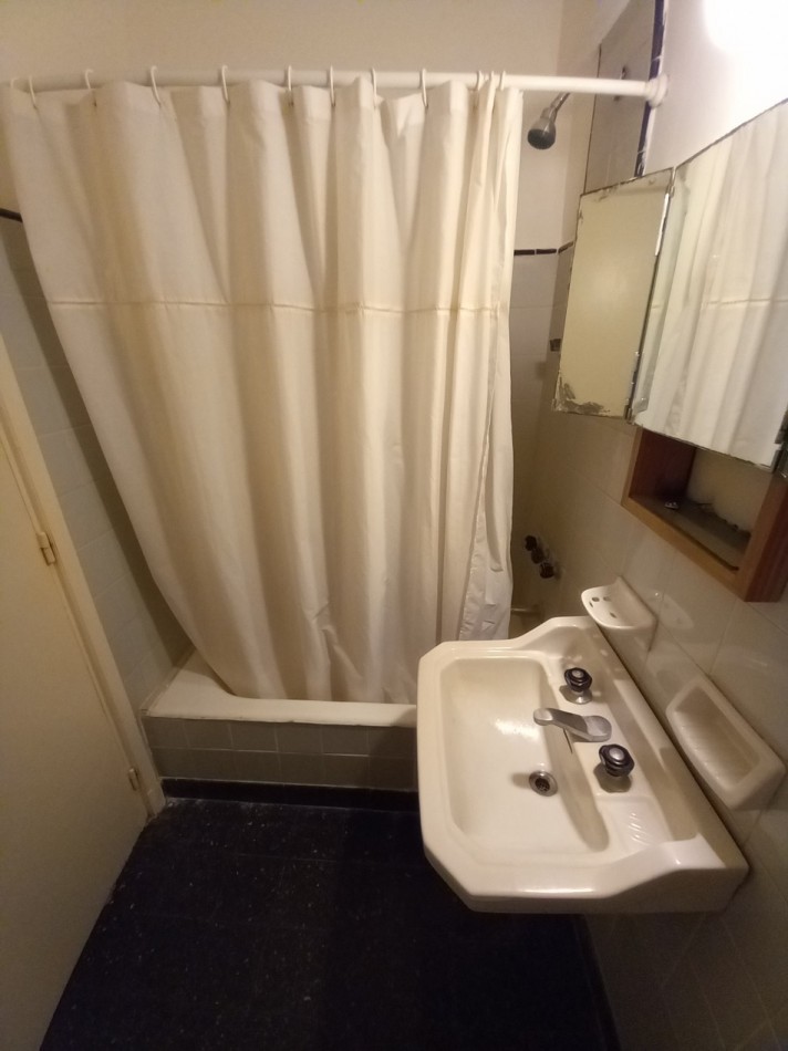 DEPARTAMENTO 1 AMB DIVISIBLE, AL LATERAL - ZONA: MACROCENTRO