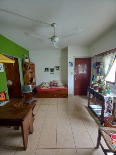 DEPARTAMENTO 2 AMB. AL CONTRAFRENTE CON ESPACIO DE COCHERA - ZONA: BARRIO CONSTITUCION