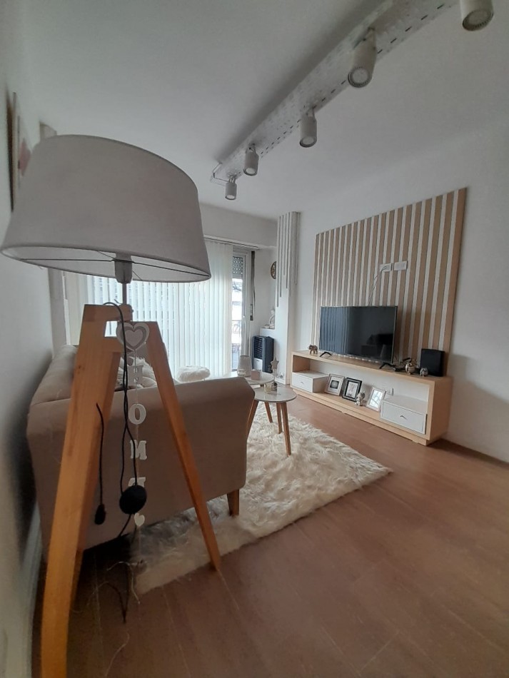 DEPARTAMENTO * APTO CREDITO * 3 AMB. AL FRENTE, CON BALCON Y PATIO - ZONA: PLAZA COLON