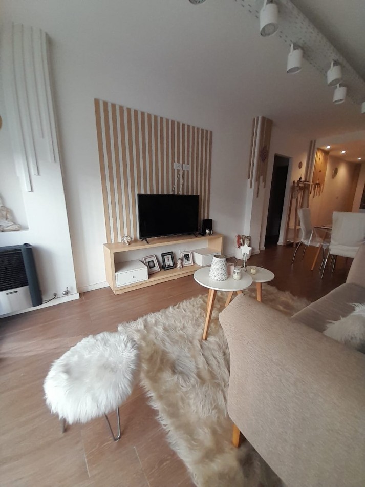 DEPARTAMENTO * APTO CREDITO * 3 AMB. AL FRENTE, CON BALCON Y PATIO - ZONA: PLAZA COLON