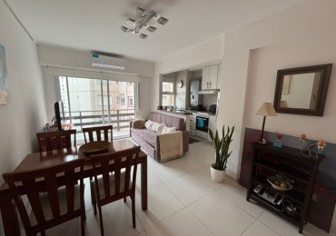 DPTO 2 AMB. AL CONTRAFRENTE CON BALCON CORRIDO Y COCHERA FIJA - ZONA: PUNTA IGLESIA