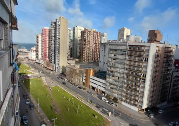 DEPARTAMENTO 3 AMB CON DEPENDENCIA Y COCHERA, AL FRENTE CON BALCON CORRIDO Y VISTA LATERAL AL MAR - ZONA: PUNTA IGLESIA