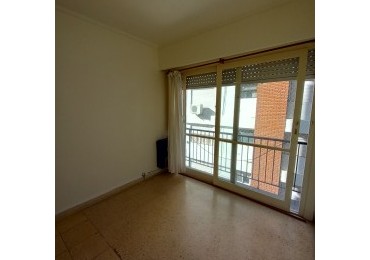 DEPARTAMENTO 1 AMB DIVISIBLE, AL LATERAL - ZONA: MACROCENTRO