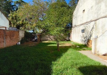 LOTE CON CONSTRUCCION EN DOS PLANTAS A TERMINAR O RECICLAR, AMPLIO PARQUE, POSIBILIDAD DE LOCALES AL FRENTE - ZONA: PARQUE CAMET